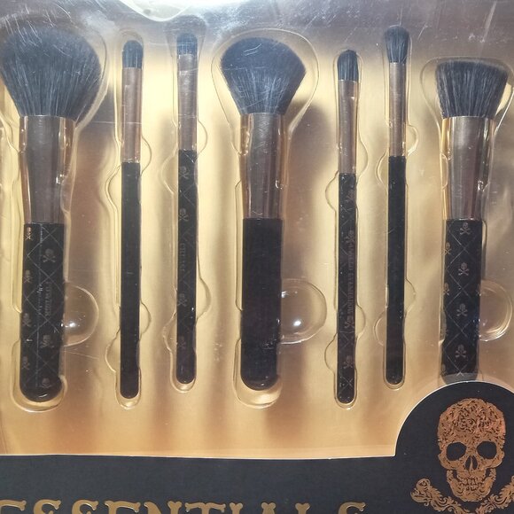 Goth ☠ Skull Makeup Brush Set - Picture 3 of 3